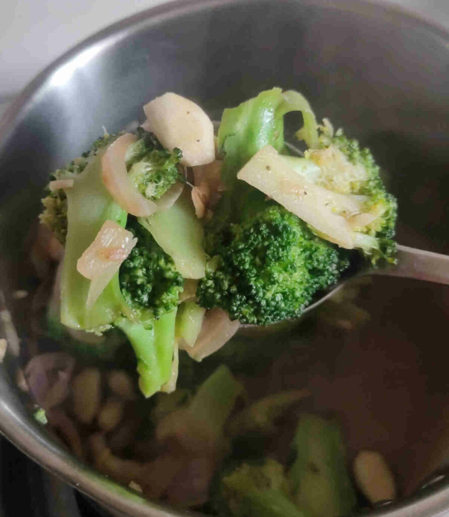 almost cooked broccoli for the soup