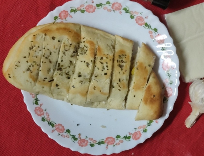 Stuffed garlic bread