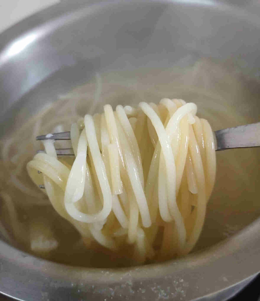 boiled pasta for vegan spinach suace
