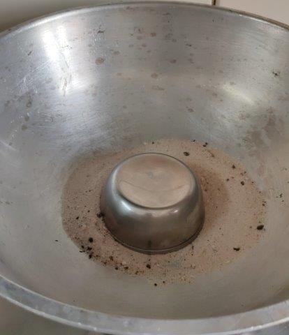 heavy wok with salt chocolate muffin