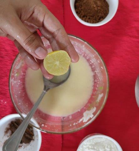 Add lemon juice to batter of chocolate muffin