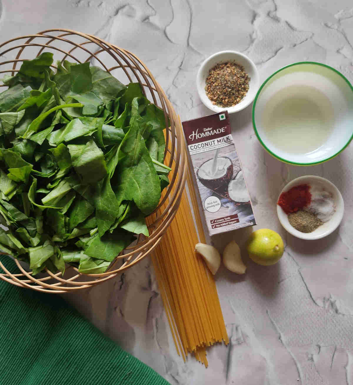 ingredients for creamy vegan spinach pasta