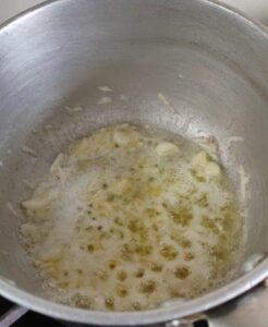 saute garlic in butter