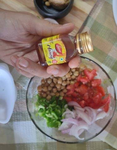 honey in salad