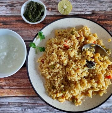 Healthy Veg Brown Rice Pulao is a simple recipe of Rice with variety of vegetables cooked in pressure cooker for low-calorie and weight-loss diet