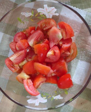 fresh tomatoes for tomato chutney with garlic
