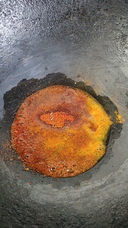 spices added in warm oil