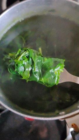 bathua leaves boiled fully