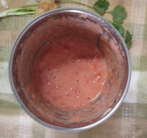 tomato puree for garlic soup