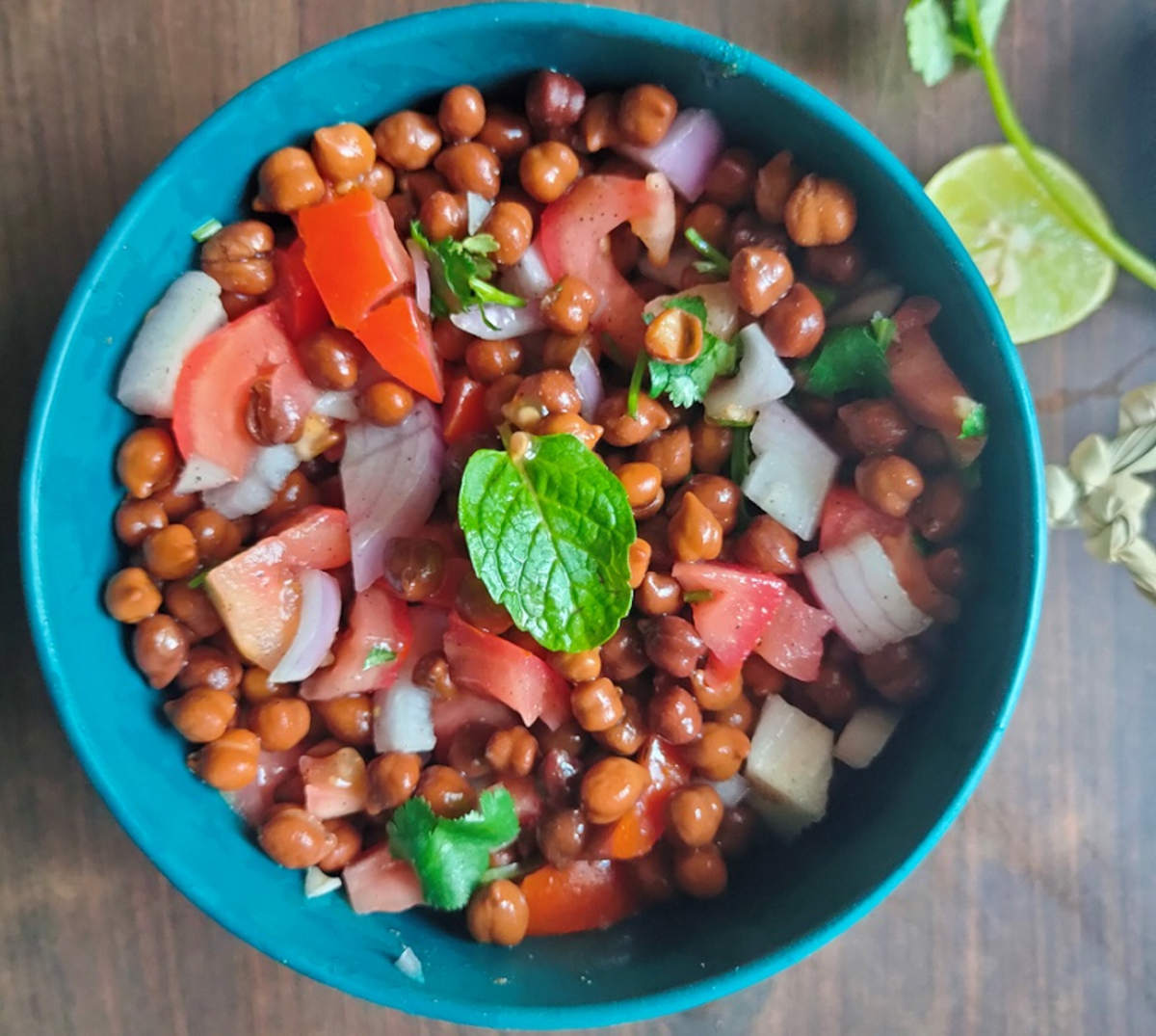 kala-chana-salad-kala-chana-chaat-vegan-healthy-salad