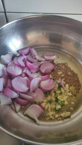 onion garlic green chilly in ghee