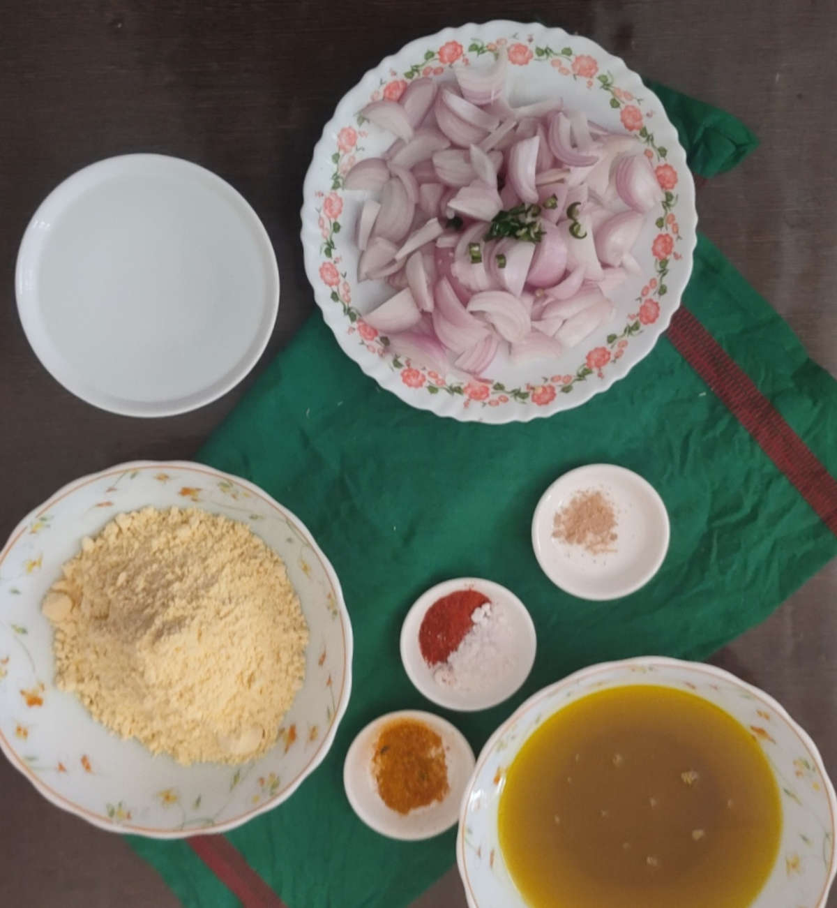 ingredients for onion pakoda