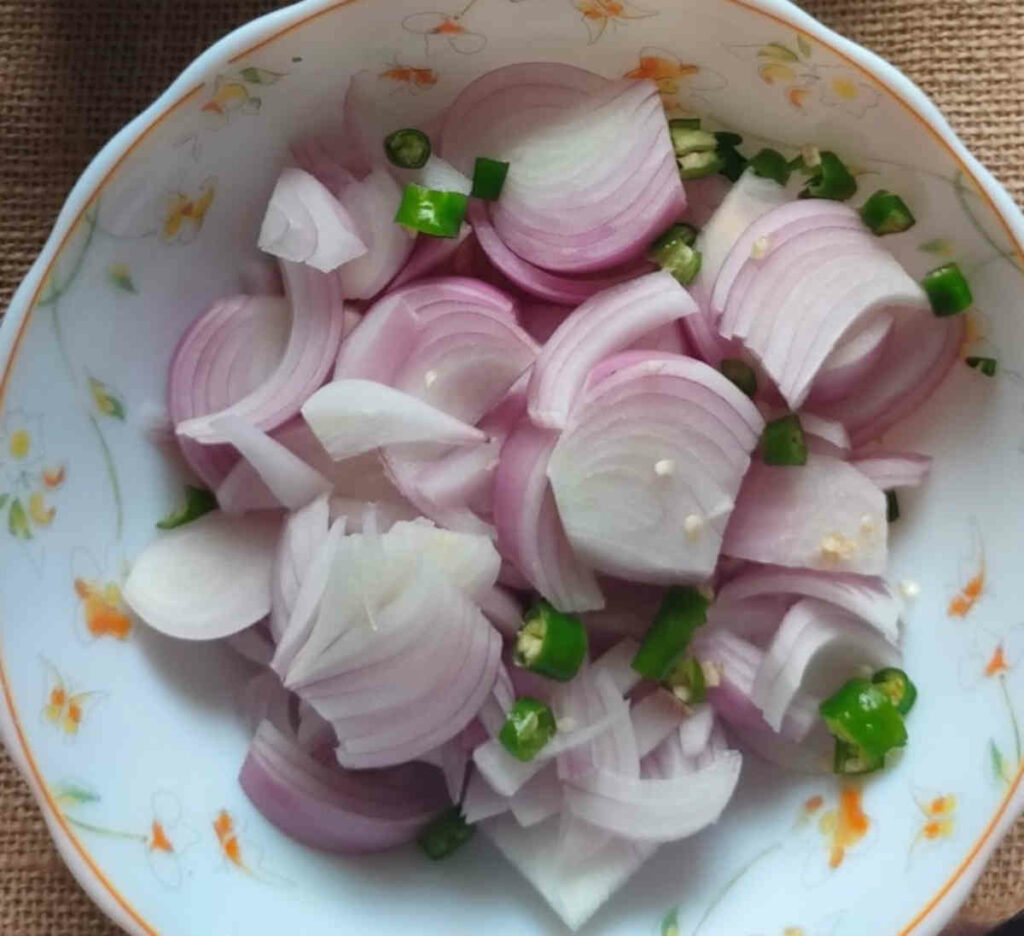 sliced onions for air frying pakora