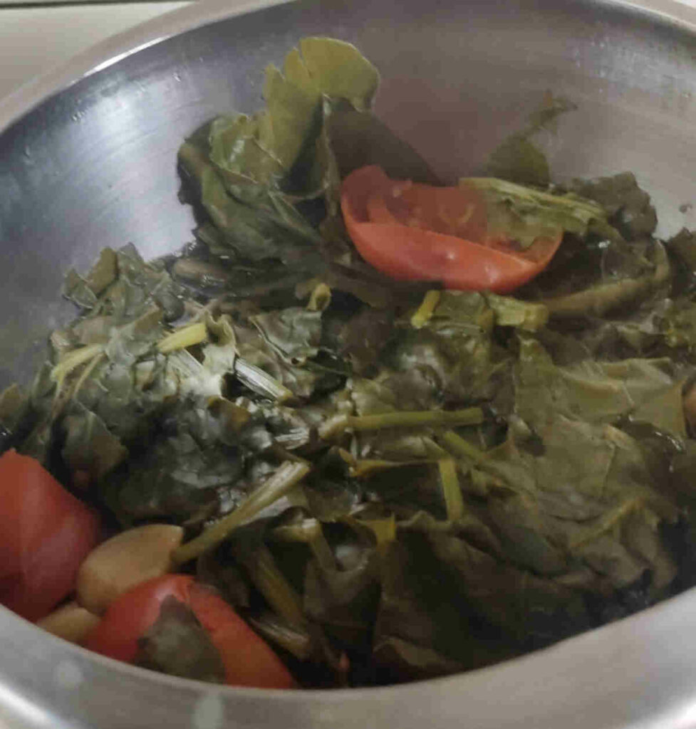 boiled mustard spinach curry 