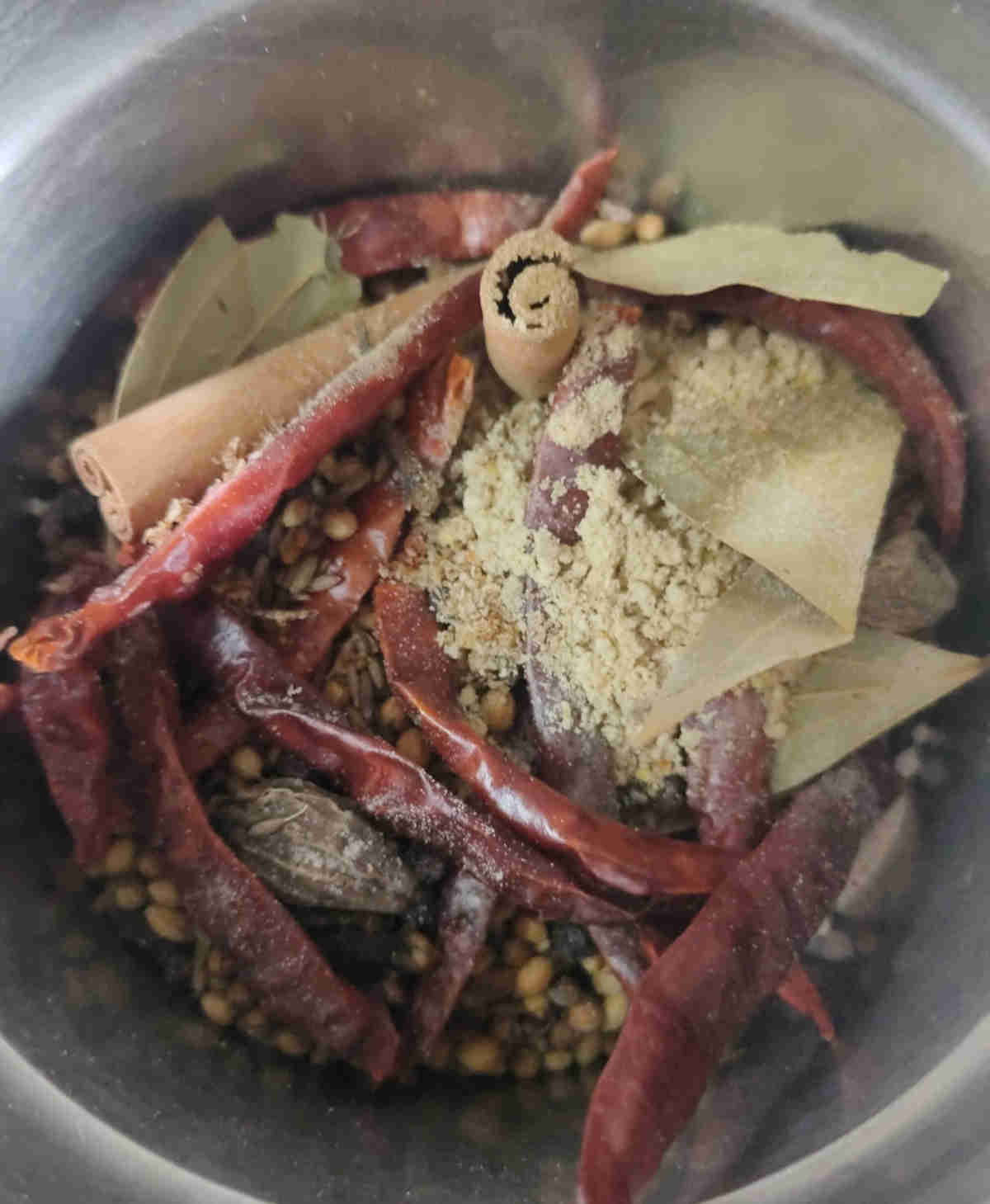 blend all the ingredients to make chana spice blend