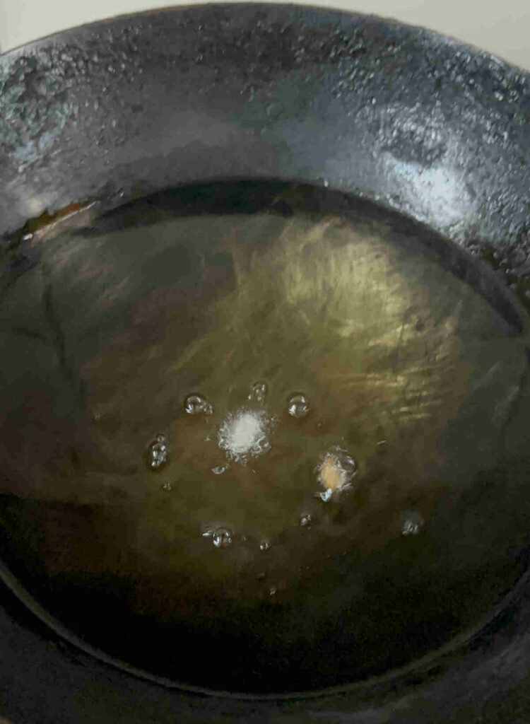 check if oil is hot for frying poori