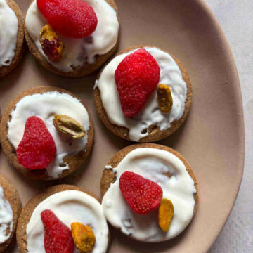 the best strawberry cheesecake bites